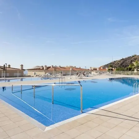 Gigantes,luxury Aircon, Views And Pools Διαμέρισμα