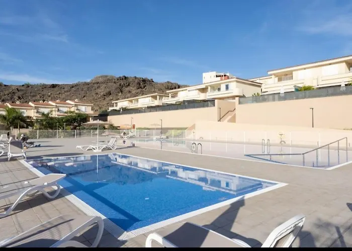 Gigantes,luxury Aircon, Views And Pools アパート