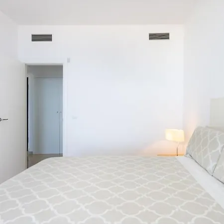 Gigantes,luxury Aircon, Views And Pools Apartment